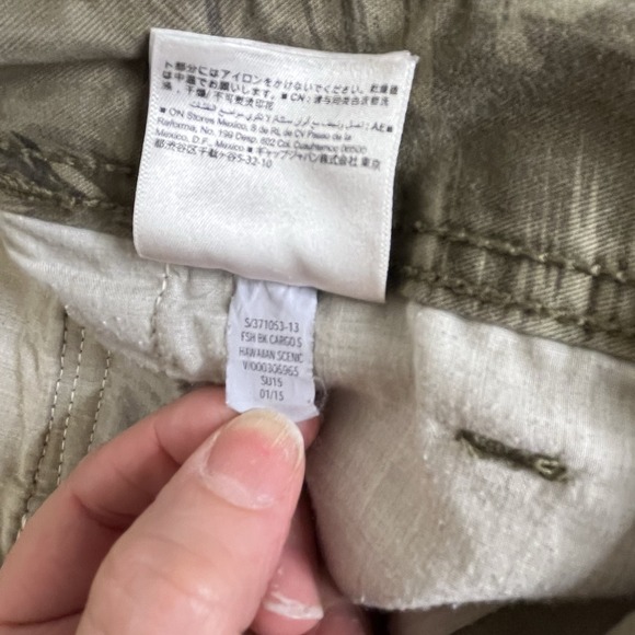 Old Navy Mens Green Cargo Shorts Sz 36 Tropical Hawaiian Floral Print Casual - Picture 4 of 11